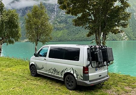 VW T5 Volkswagen Top-ausgebauter Campervan mit hochwertiger