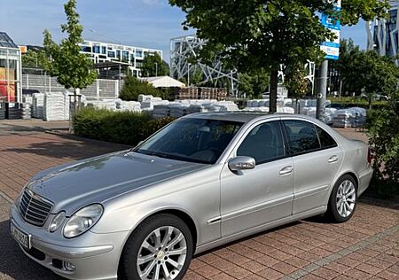 Mercedes-Benz E 240 4MATIC CLASSIC