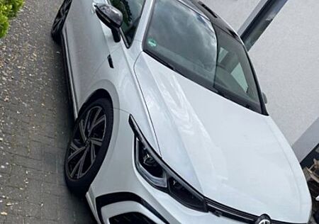 VW Golf Volkswagen eTSI R-Line, Harmon K., Panoramad., 3J. Ga.