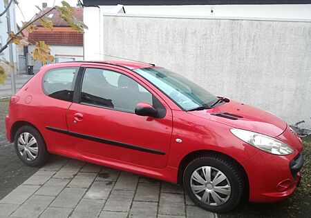 Peugeot 206 + 60 PS, TÜV Neu, wenig Km, TopFit