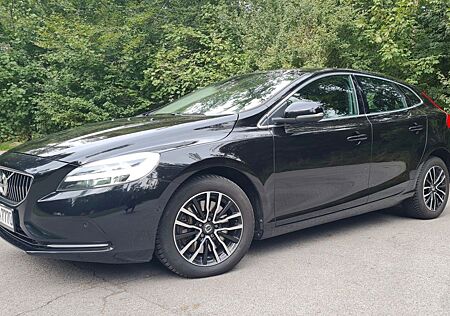 Volvo V40 gebraucht kaufen Volvo V40 T2 Geartronic Inscription Panorama Leder