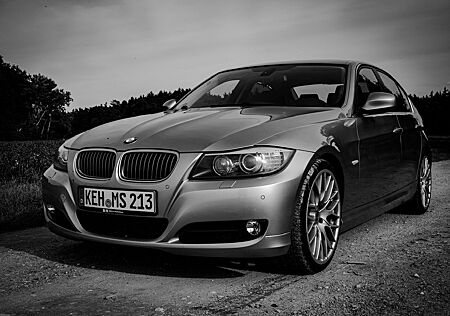 BMW 330i - E90 LCI