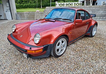 Porsche 930