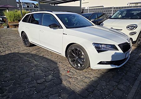 Skoda Superb Combi Sportline 4x4 DSG RFK AHK Pano uvm