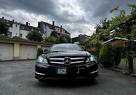 Mercedes-Benz C 180 BlueEFFICIENCY Coupé - AMG LINE