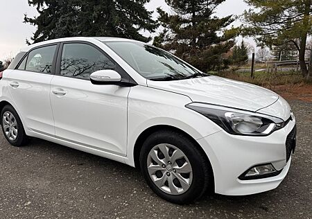 Hyundai i20 1.2 Sitz-Lenkradheizung Klima PDC Eur6