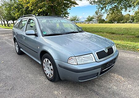 Skoda Octavia Combi Tour 1. Hand