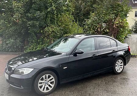 BMW 318d - Schwarz
