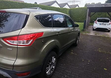 Ford Kuga 1,6 EcoBoost 2x4 110kW Titanium Titanium