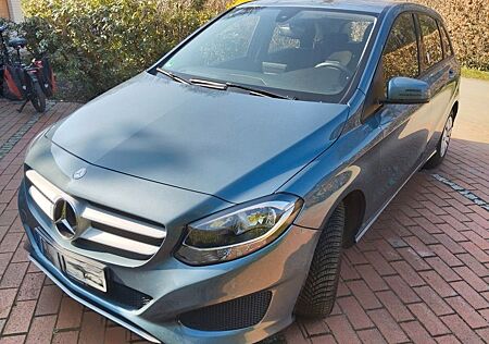 Mercedes-Benz B 180 - Mercedes , sehr gepflegt