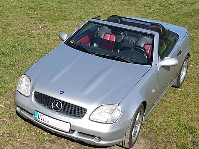 Mercedes-Benz SLK 200 AMG-Optik, nächstes Jahr Oldtimer
