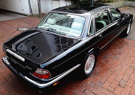 Jaguar Daimler V8 Limousine lang späte Version 2002