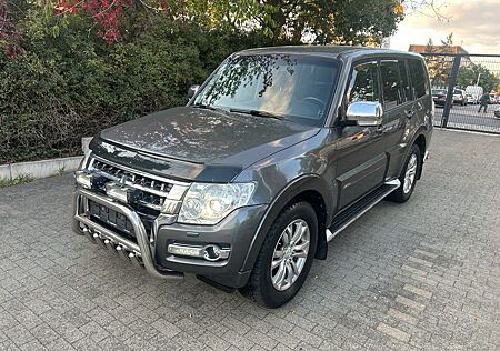 Mitsubishi Pajero 3.2 DI-D Diamant Edition