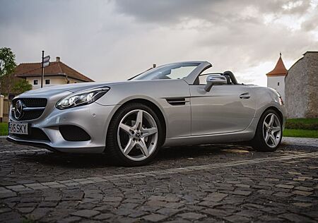 Mercedes-Benz SLC 180 - 9g auto. LED, panoramic, 18 zoll AMG