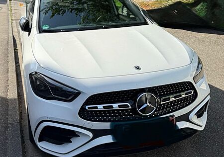 Mercedes-Benz GLA 200 AMG Line Premium Plus