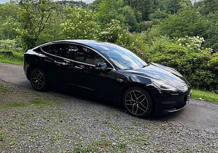 Tesla Model 3 Dual Range