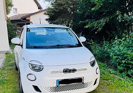 Fiat 500E Passion 42 kWh, Nichtraucher, gepflegt