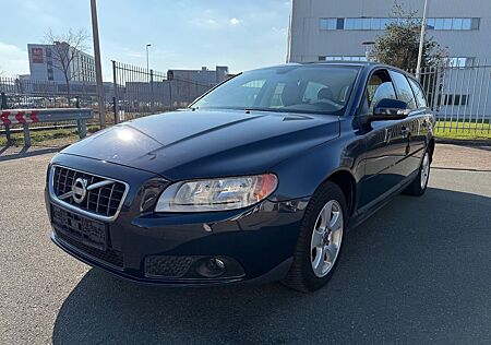 Volvo V70 Kombi 2,0l 5 Zylinder 1. Hand 65tkm Scheckh.