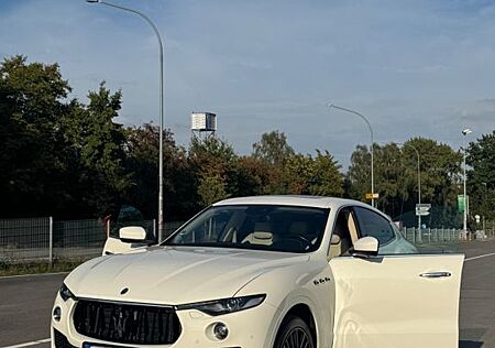 Maserati Levante 3.0 V6 430HP Modena S Auto 4WD Modena S
