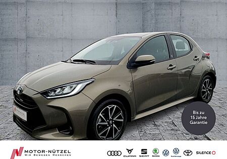Toyota Yaris 1.5 Hybrid TEAM D LED+NAV+ACC+RFK+MFL+16"
