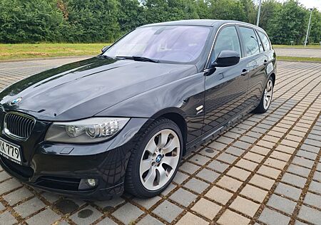 BMW 330d xDrive Touring -Motor N57