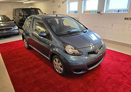 Toyota Aygo (X) Aygo (X) 1,0-l-VVT-i 1. HAND 8-FACH BEREIFT