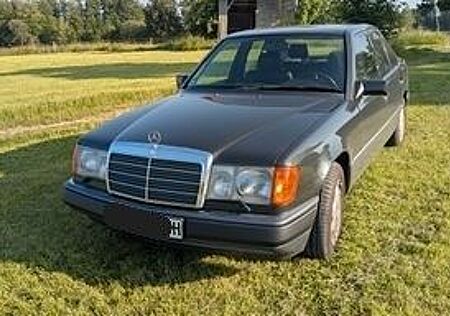 Mercedes-Benz 300 E