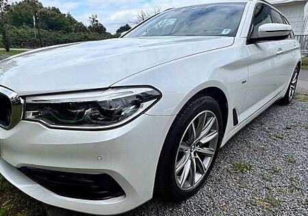 BMW 520 D TOURING XDRIVE SPORT LINE HUD PDC SHZ NAVI