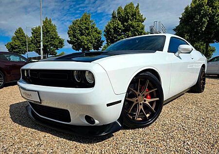 Dodge Challenger 6.4 V8 Night Edit. / Brachialer Sound