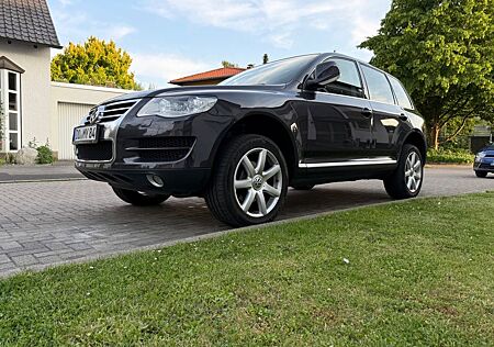 VW Touareg Volkswagen 3.0 V6 TDI Tiptronic -