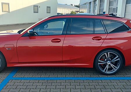 BMW 330e xDrive M Sport PRO* HUD* Pano *HK *AHK*VOLL