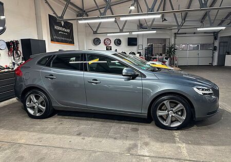 Volvo V40 T2 Geartronic Kinetic, HU NEU