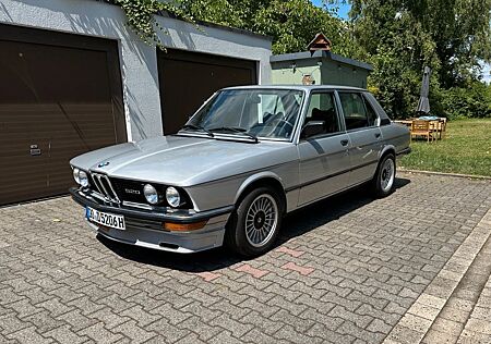 BMW 520 /6 E12 Kamei