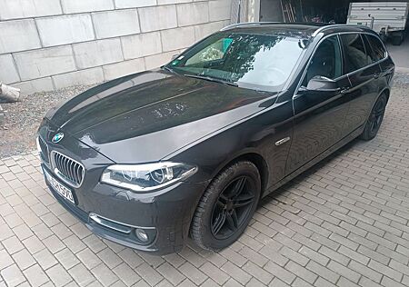 BMW 520d xDrive Touring A Luxury Line