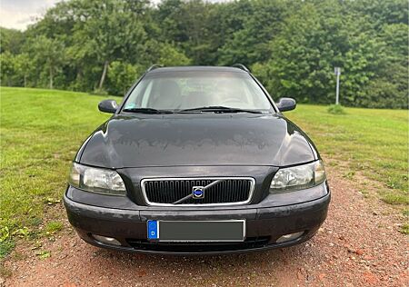 Volvo V70 2.4