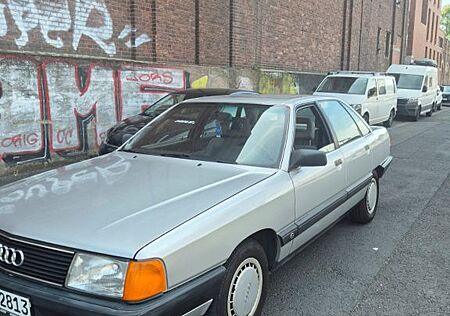 Audi 100