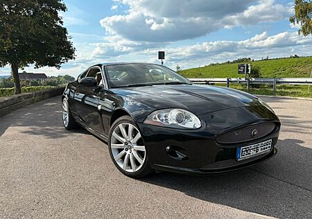 Jaguar XK 3.5L V8 Coupé - Traumzustand