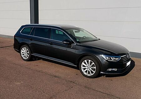 VW Passat Variant Volkswagen Highline LED Leder Navi ACC CarPl
