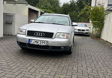 Audi A6 2.4 Avant -