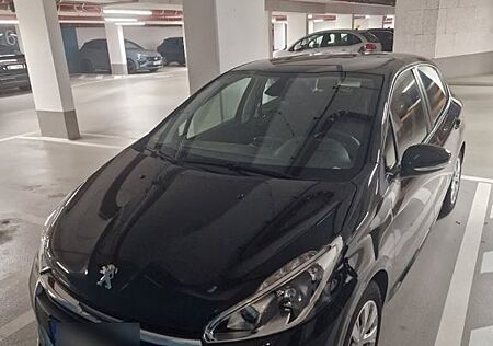Peugeot 208 82 PS, nur 27 tsd. KM, HU bis 11/26