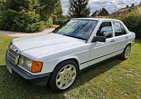 Mercedes-Benz 190 2.3