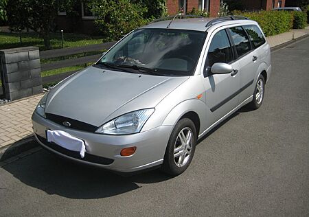 Ford Focus Familien-Kombi, AHK, KLIMA, TÜV 10/26, Preis VB