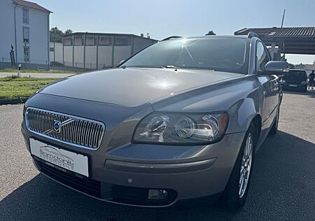 Volvo V50 Kombi 2,4 Momentum*AUTOMAT.*AHK*TÜV+AU 06.27
