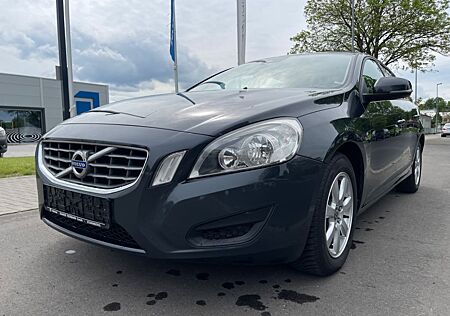 Volvo V60 Kombi Kinetic 1.6 Benziner 150 Ps Navi