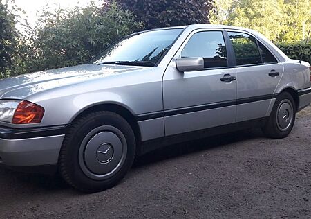Mercedes-Benz 200 C200,Tüv 3/26,Klima,323TSD Km, gepflegt.
