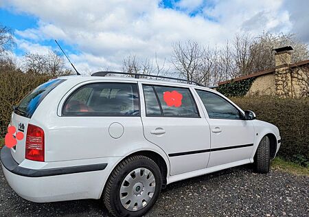 Skoda Octavia 1.6 Ambiente Combi Ambiente