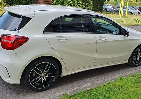 Mercedes-Benz A 200 AMG Line AMG Line