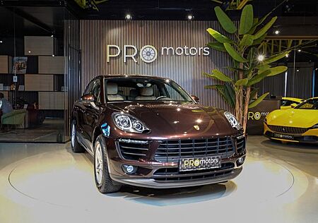 Porsche Macan -