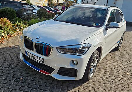 BMW X1 xDrive20d A M Sport - Traumzustand-Fast Voll!