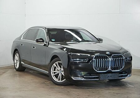 BMW 740d xDrive Design Pure Excellen Lounge TV